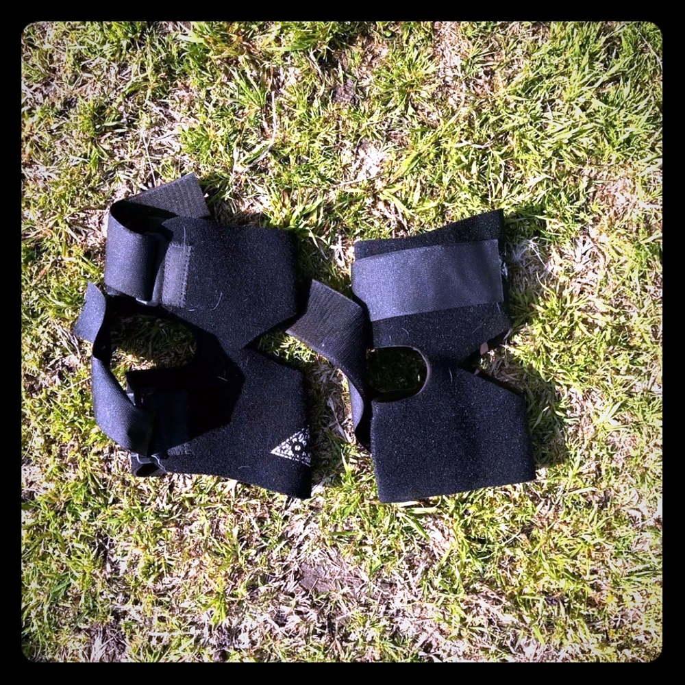 In good used condition Horse neoprene hock wraps.